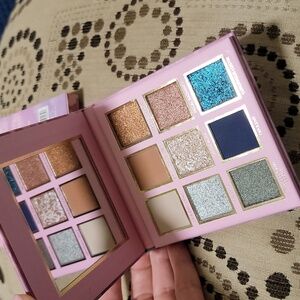 ELOISE BEAUTY Goddess Eyeshadow Palette
